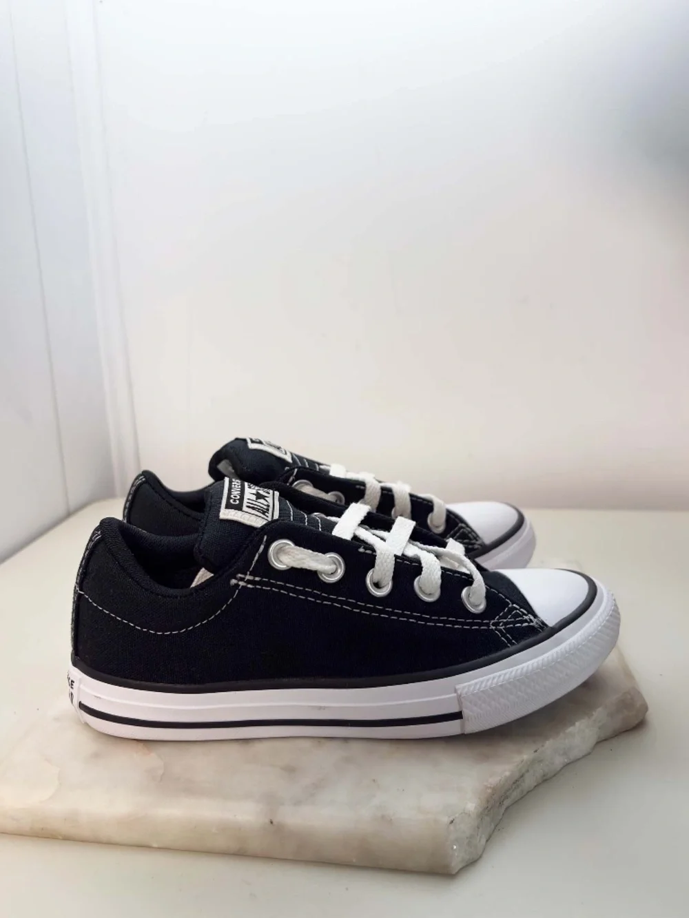 Converse Chuck Taylor All Star Street Kids Size 1 Black White Low Top A01696F